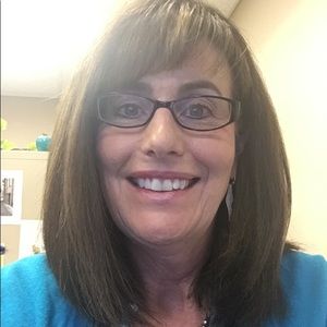 Meet your Posher, Claudia